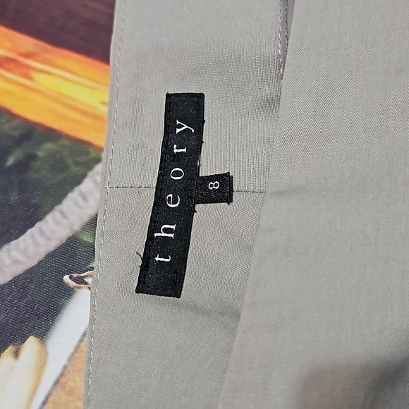 Theory Beige Pleated Ankle‎ Pants Size 8 - Picture 3 of 5